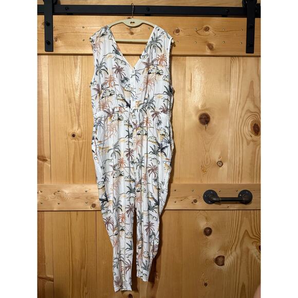 World Market Abstract Palm Romper Jumpsuit Size M - Picture 1 of 3